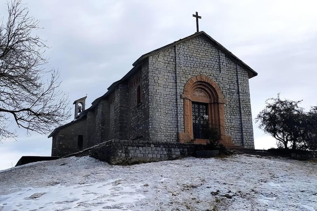 B&B Vegan La Mucca Felice - Grazioso Appartamento Nel Verde Rancio Valcuvia Extérieur photo