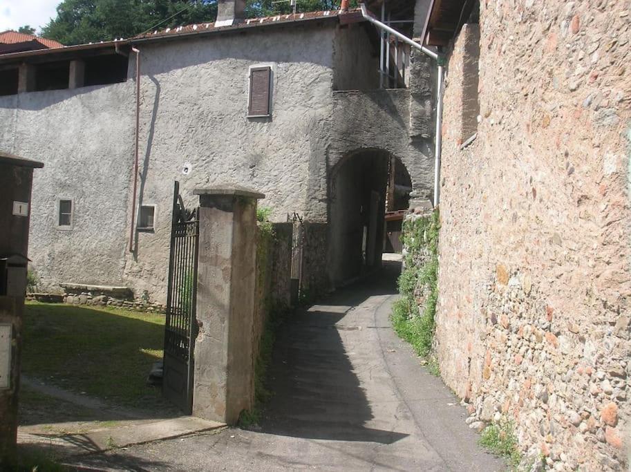 B&B Vegan La Mucca Felice - Grazioso Appartamento Nel Verde Rancio Valcuvia Extérieur photo